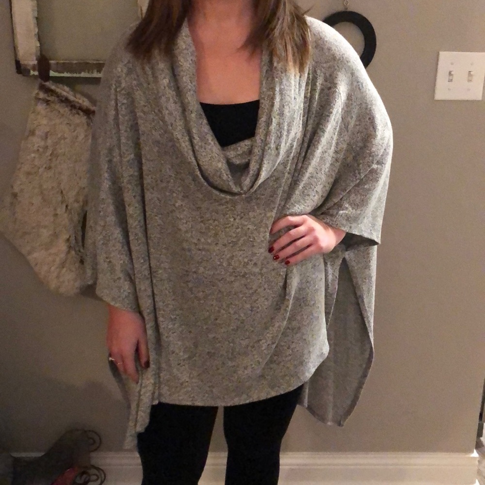 Oversized crown neck sweater